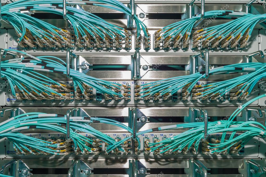 Patch di fibra ottica su pannello
